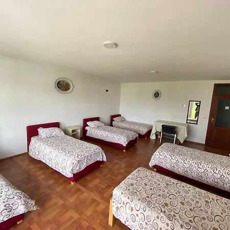 Otoka Hotell 2*